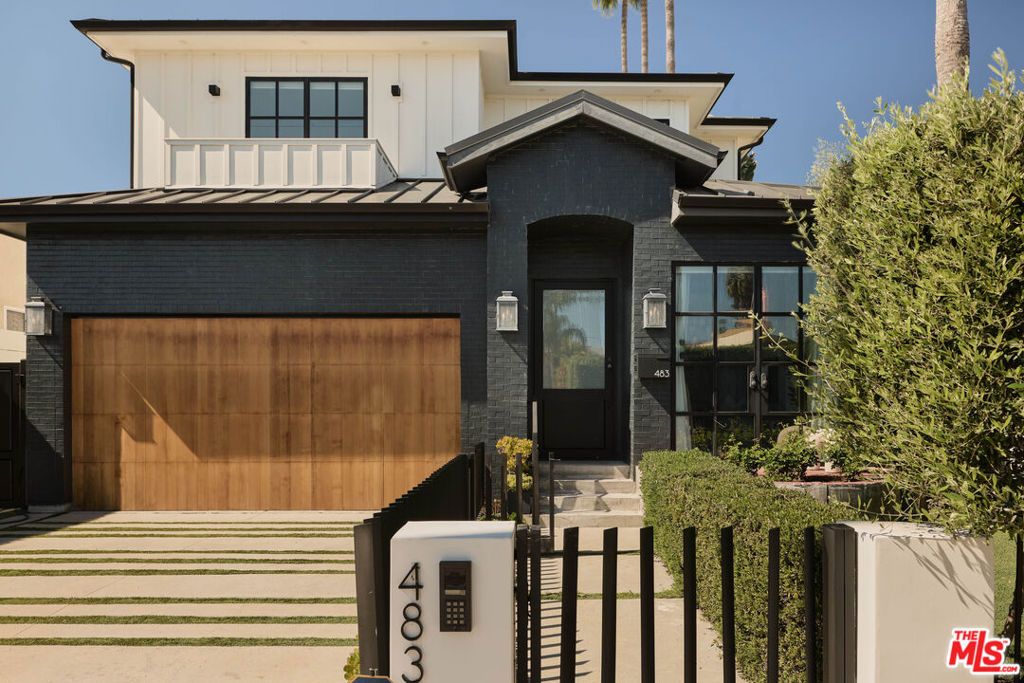 Photo of 483 S S Sherbourne Drive, Los Angeles, CA 90048 (MLS # 26658015)