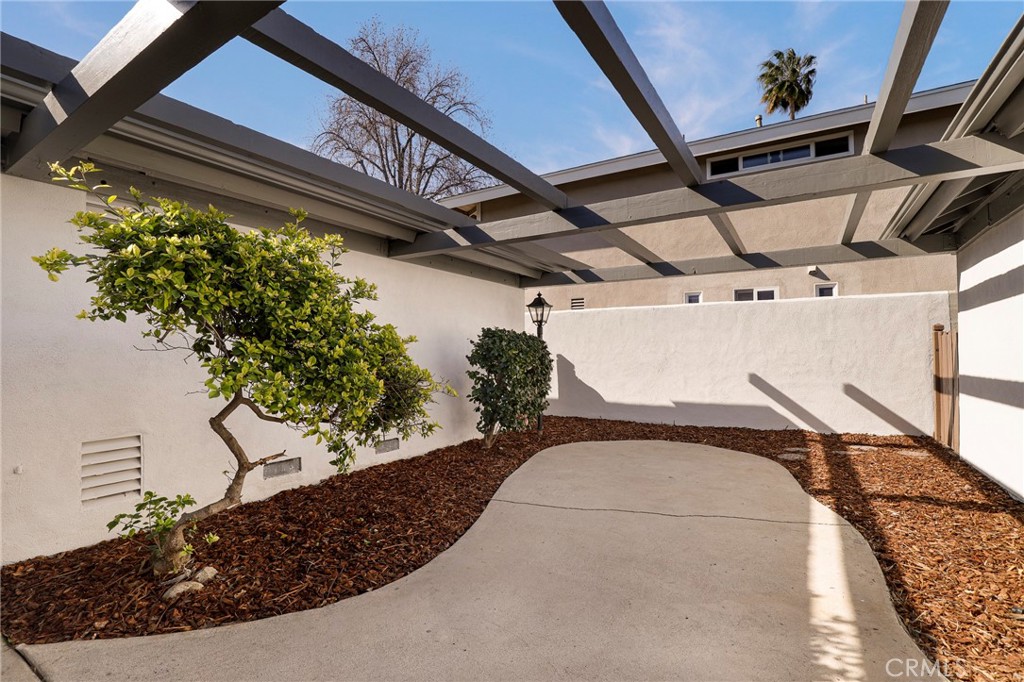 20017 Hemmingway Street