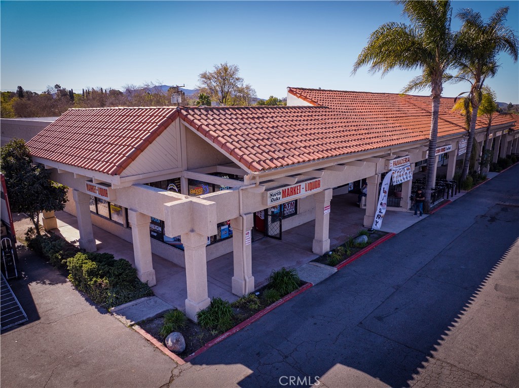 950 E Avenida De Los Arboles