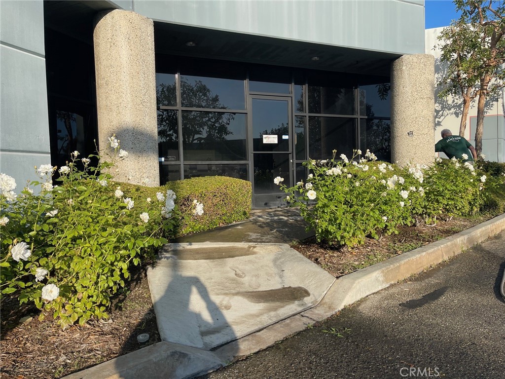 1103 W Barkley Avenue