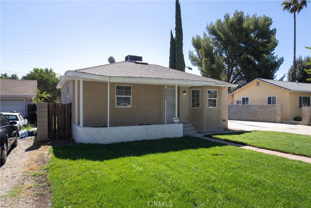 4555 N Stoddard