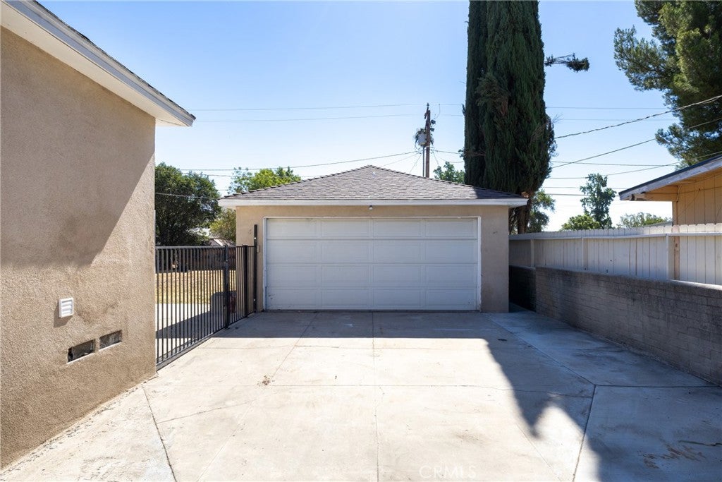 4555 N Stoddard