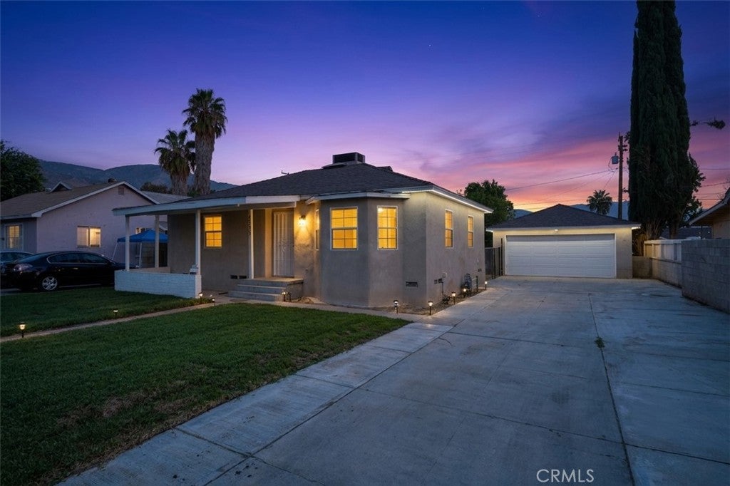 4555 N Stoddard