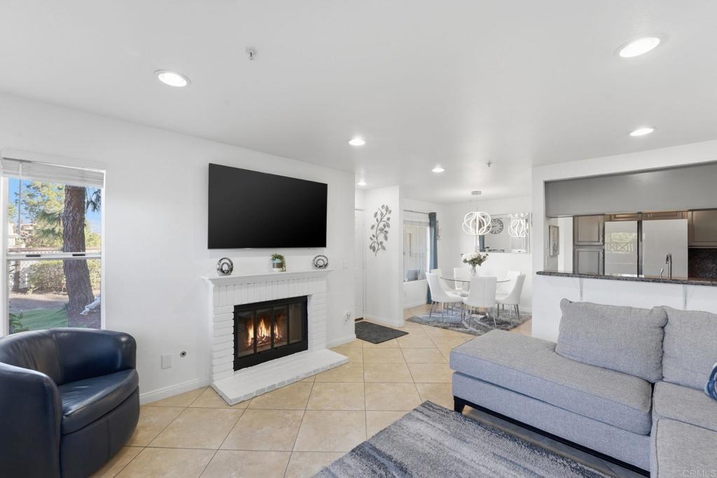 2083 Lakeridge Circle 104