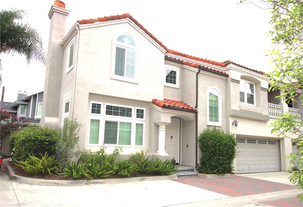 Newport Heights, spacious 4 bedrooms end unit provides a comfortable floorplan for living and entertaining. Quiet location, light and bright with high ceilings, new floors, and paint. Upgraded Kitchen with new cabinets opens to cozy family room with fireplace. Formal living room and fireplace. Formal dining room opens to an inviting backyard. Powder room is downstairs. Primary suite with vaulted ceilings, walk-in closet, and Remodeled primary bath with tub and double sink. Upstairs also consists of three additional bedrooms, a full bath, laundry facility. One bedroom with access to private balcony. Plantation shutters, two car garage with built in storage cabinets. Close to Newport Harbor High School. Short drive to the shopping areas at 17th St., Triangle Square, and Fashion Island, bay/beach, and Hoag Hospital. Easy access to 55 Fwy.
