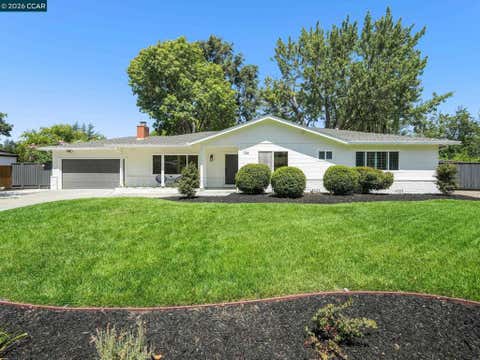 Photo of 136 Arbolado Dr DR, Walnut Creek, CA 94598 (MLS # 41142078)