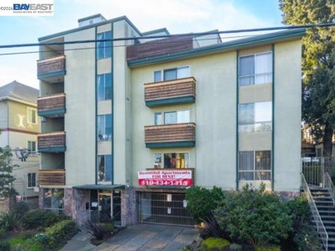 Photo of 303 Lee St St, Oakland, CA 94610 (MLS # 41126787)