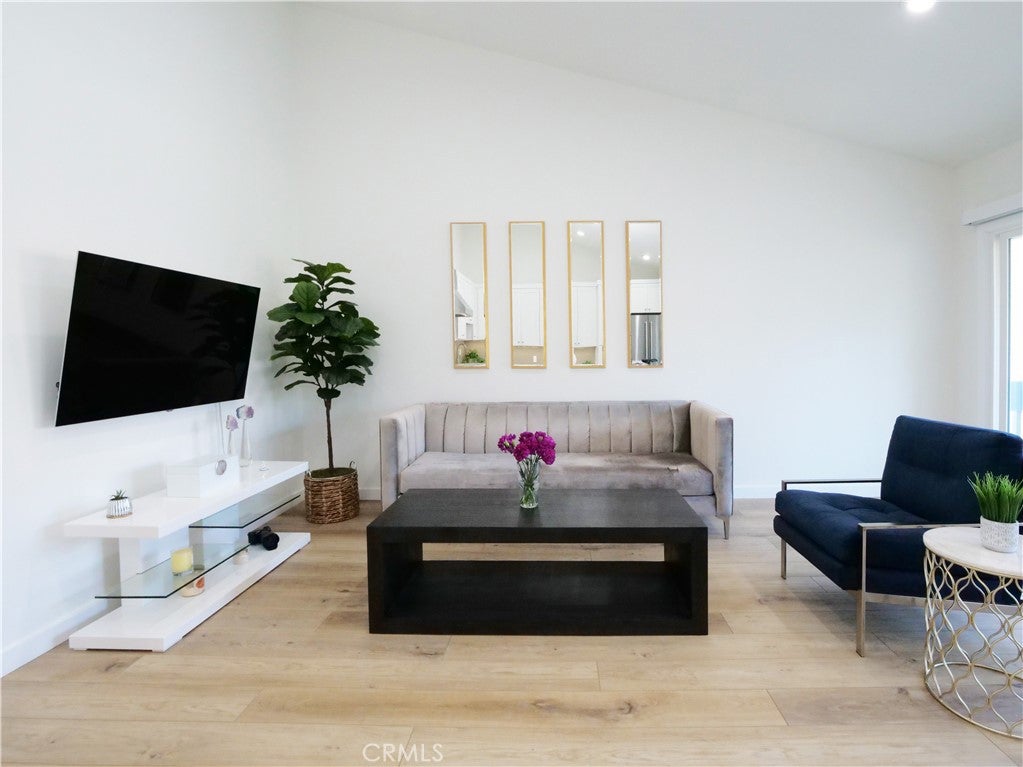 822 Camino Real #202