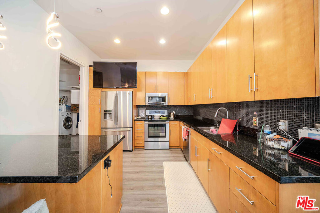 3223 W 6th Street 906