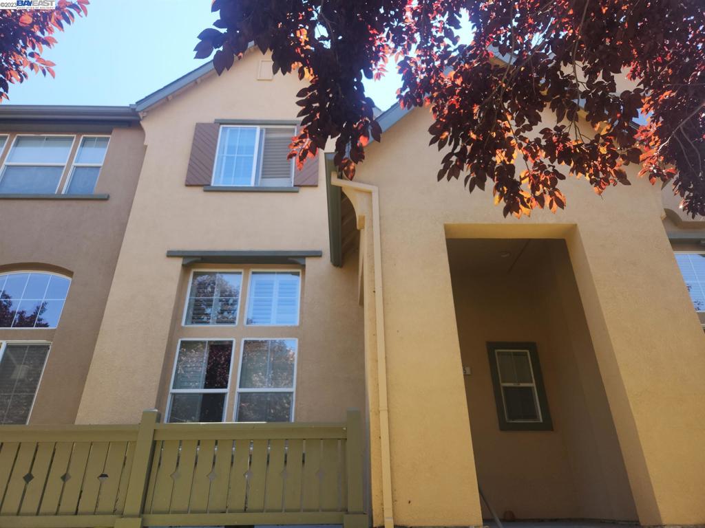 Spectacular 3BR townhouse in San Ramon! This split level townhouse boasts 2,180 Sqft. of living space with 3 bedrooms, 2.5 bathrooms and a 2 car garage. The open floor-plan creates a welcoming atmosphere for entertaining or daily life. The kitchen comes fully equipped with granite counter tops, double sink, island, crown molding and Stainless Steel appliances including refrigerator, gas range, built-in oven, microwave and dishwasher. Flooring consists of laminate wood floors and carpet throughout. The airy bedrooms are perfect for getting a good night's sleep. Additional amenities: washer & dryer, EV charger, access to community pool and tennis courts. HOA dues are covered by owner. Tenant responsible for all utilities. Upon owner approval, pets will be accepted on a case by case basis. An additional deposit may be required. Convenient commute access to I-680. This is the perfect place to call home! INFORMATION IS DEEMED RELIABLE, BUT IS NOT GUARANTEED!