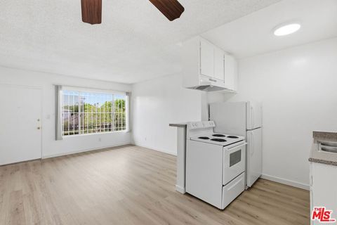 Photo of 711 Machado Drive #6, Venice, CA 90291 (MLS # 26824039)
