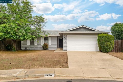 Photo of 884 Serrana Ct Ct, Pittsburg, CA 94565 (MLS # 41129478)