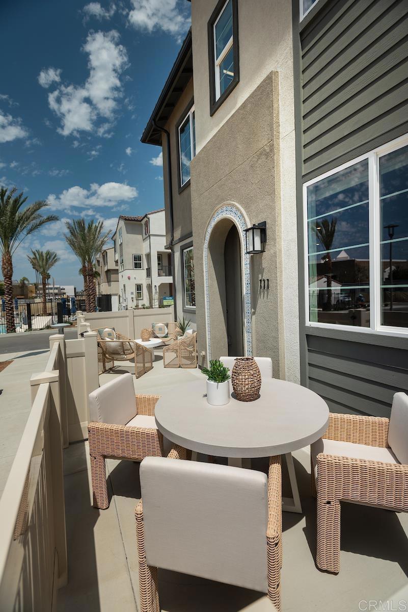 515 Avenida Centro 105