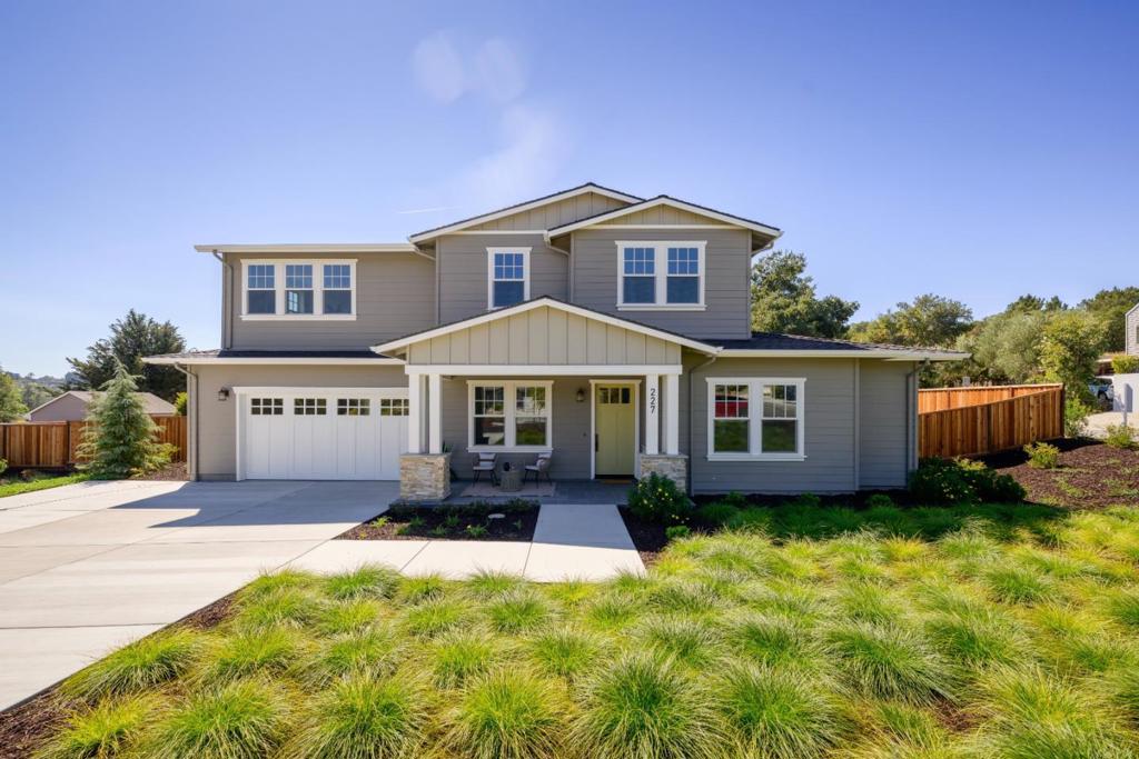 227 Sandraya Heights Road