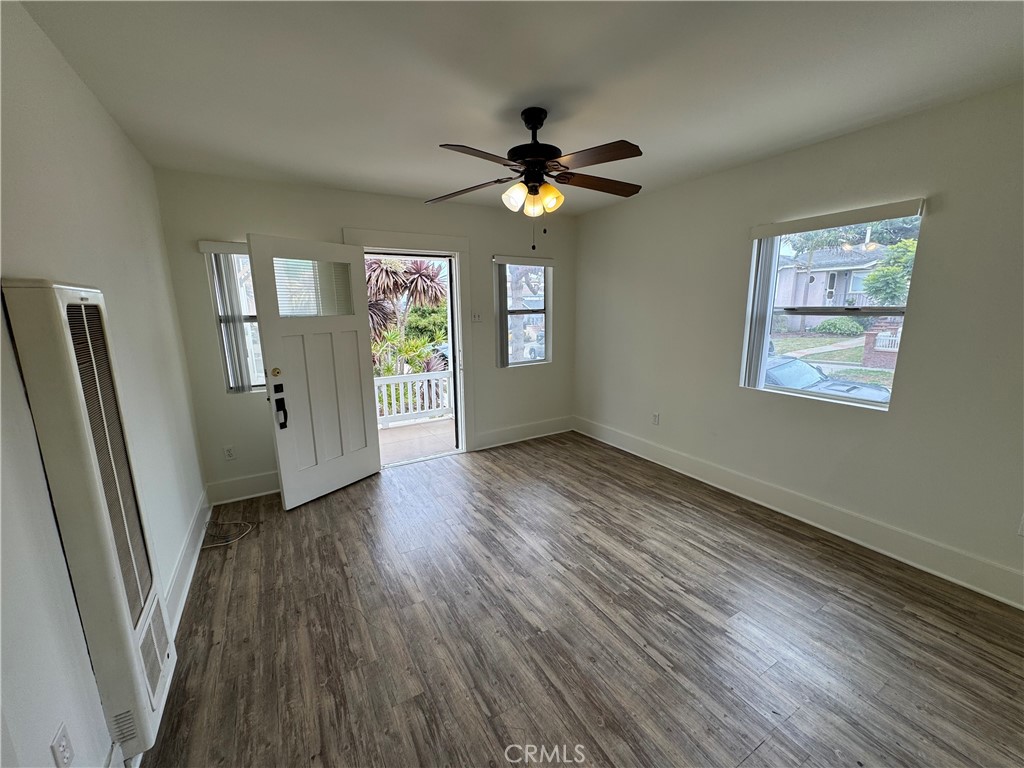 1064 W 18th Street