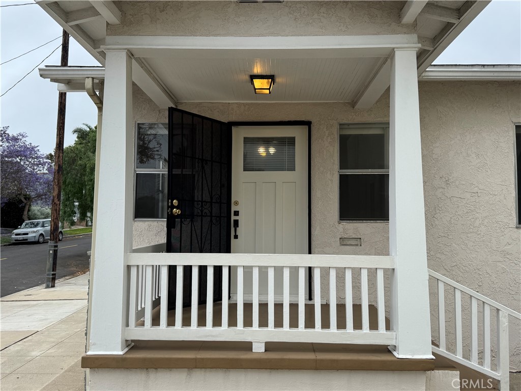 1064 W 18th Street