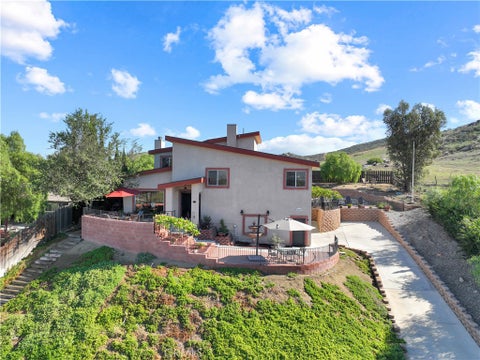 Tiny photo for 4515 Tomlinson AVE, Riverside, CA 92503 (MLS # IG26232392)