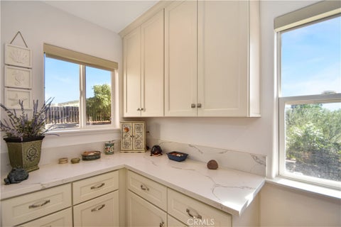 Tiny photo for 4515 Tomlinson AVE, Riverside, CA 92503 (MLS # IG26232392)