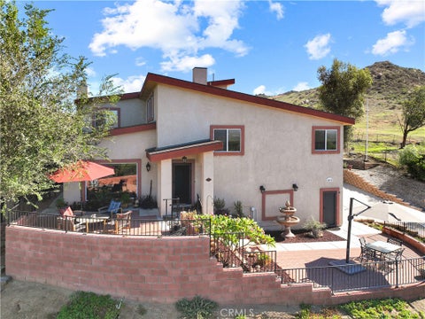 Tiny photo for 4515 Tomlinson AVE, Riverside, CA 92503 (MLS # IG26232392)