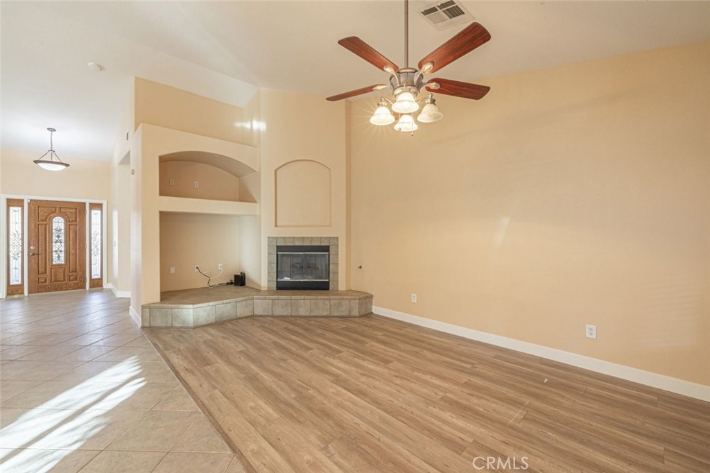 2104 W Avenue J6