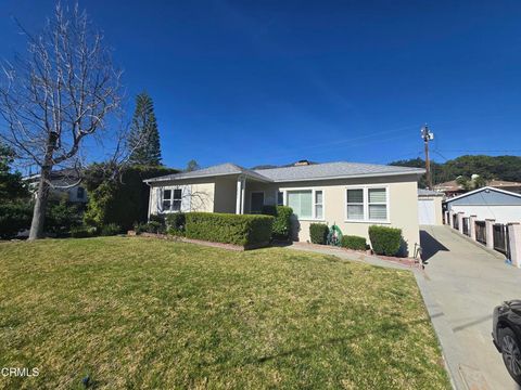 Photo of 2931 Fairmount Avenue, La Crescenta, CA 91214 (MLS # P1-26312)