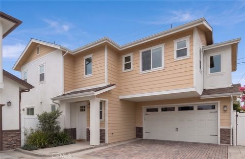 Photo of 2573 Elden Avenue #D, Costa Mesa, CA 92627 (MLS # PW26101830)