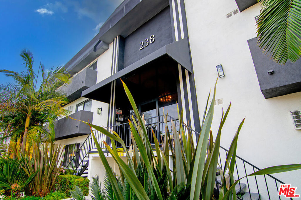 238 S Serrano Avenue