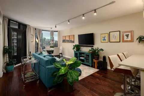 500 W Harbor Dr Unit 915, San Diego, CA 92101 - MLS#: 250043697SD