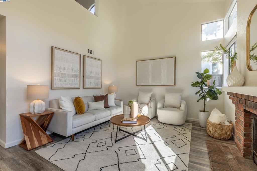 DEL PRADO - Residential