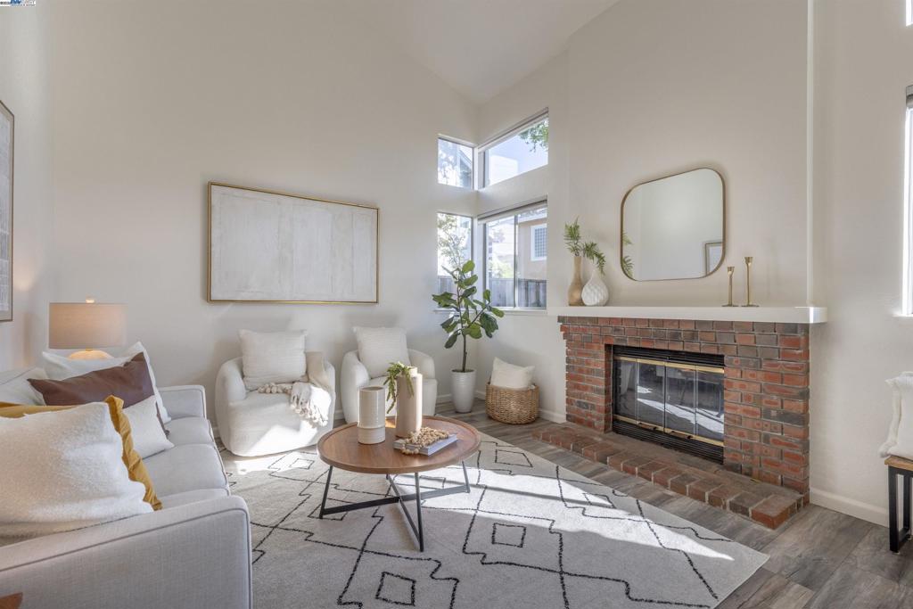 DEL PRADO - Residential