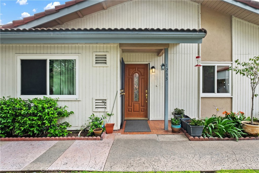 1233 Paseo Dorado 7