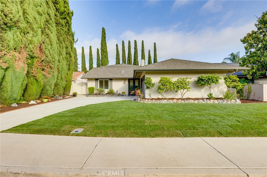 24595 Alcoba Drive