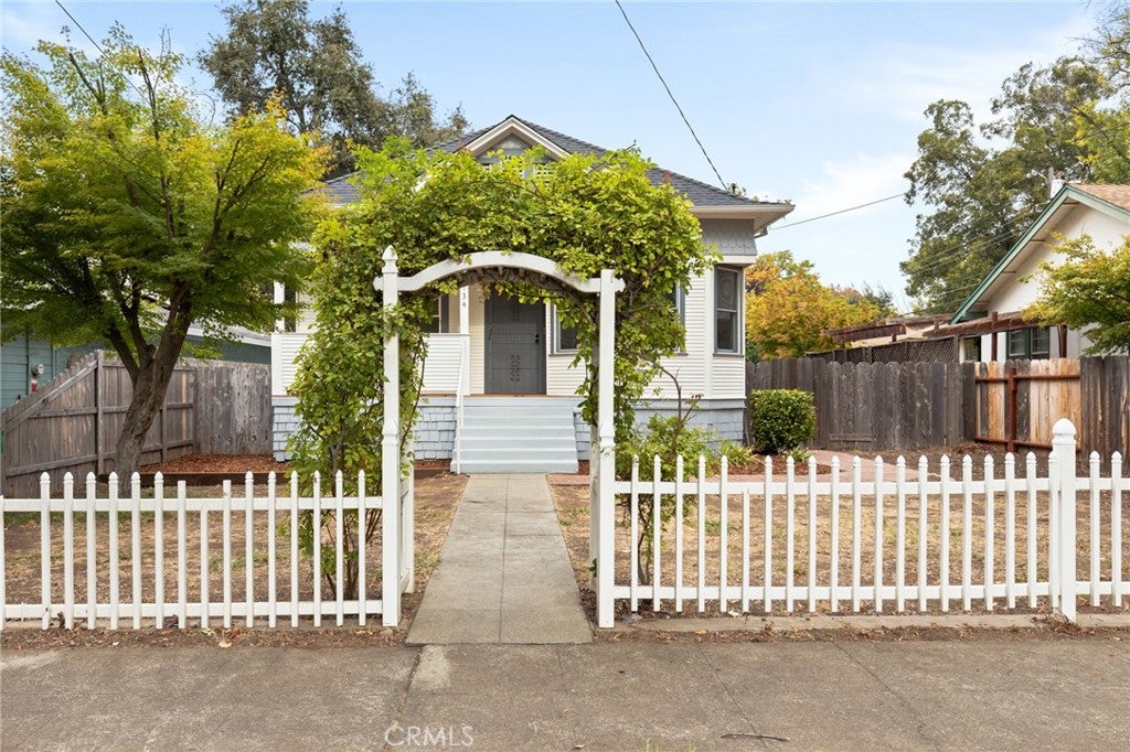 Properties 1 134 W 3rd