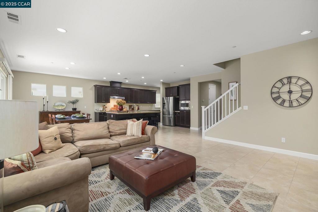 BRENTWOOD - Residential