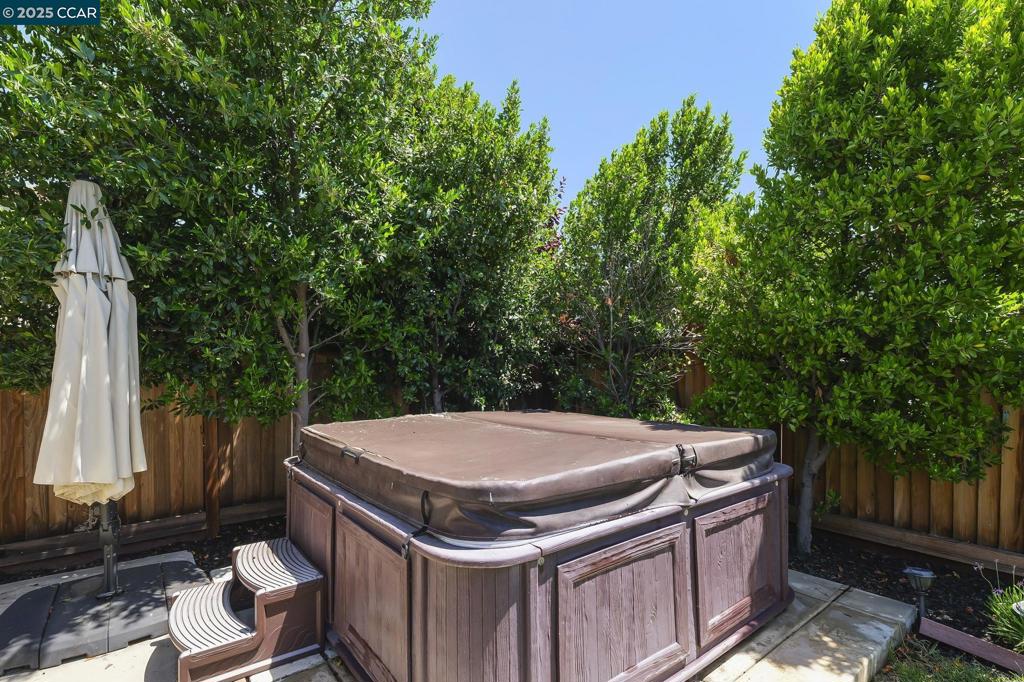 BRENTWOOD - Residential