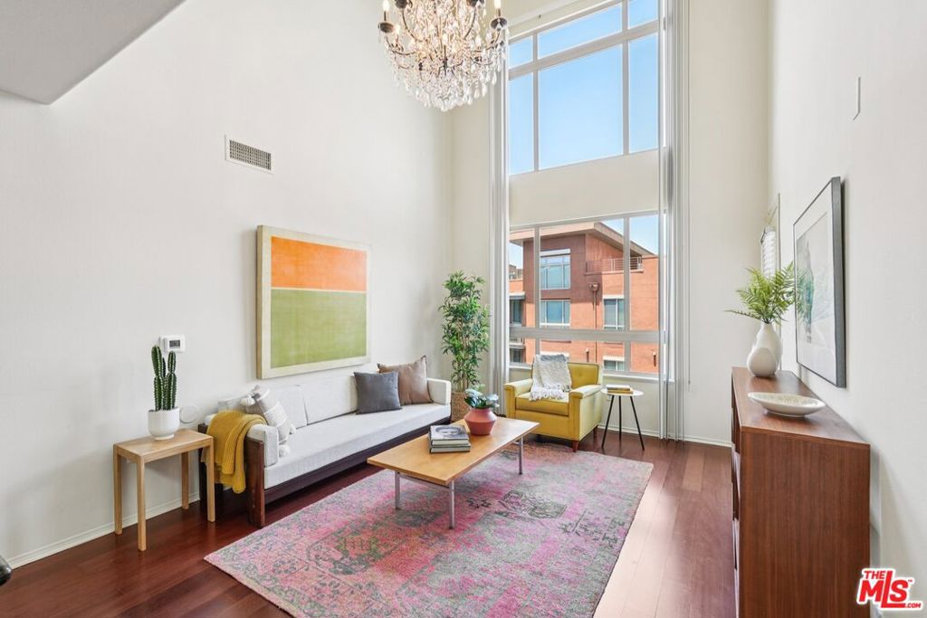 100 S Alameda Street 428