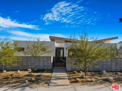 527 W Santa Catalina Road Palm Springs CA 92262