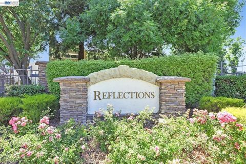 Photo of 150 Reflections Drive Dr #13, San Ramon, CA 94583 (MLS # 41128350)