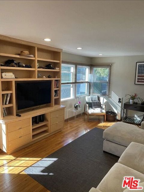 Photo of 2329 Clark Avenue, Venice, CA 90291 (MLS # 26687763)