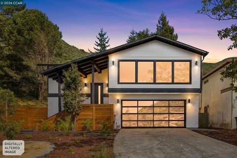 Photo of 602 Big Bend Dr, Pacifica, CA 94044 (MLS # 41129030)