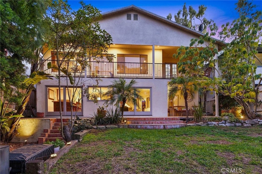 Photo of 148 Vista Del Parque, Redondo Beach, CA 90277 (MLS # SB26213233)