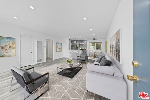 Photo of 646 Tularosa Drive #4, Los Angeles, CA 90026 (MLS # 25591225) Photo of 646 Tularosa Drive #4, Los Angeles, CA 90026 (MLS # 25591225)