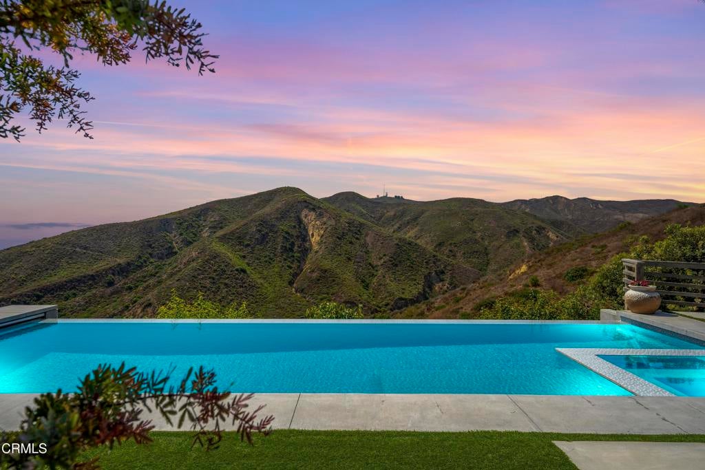 3247 Breaker Drive