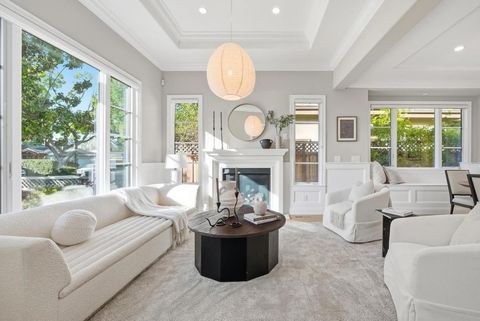 Photo of 644 Wellsbury Way, Palo Alto, CA 94306 (MLS # ML82044267)