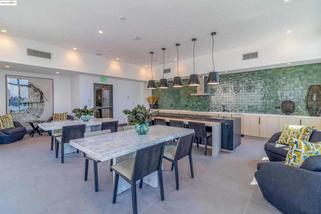 WEST OAKLAND - Residential