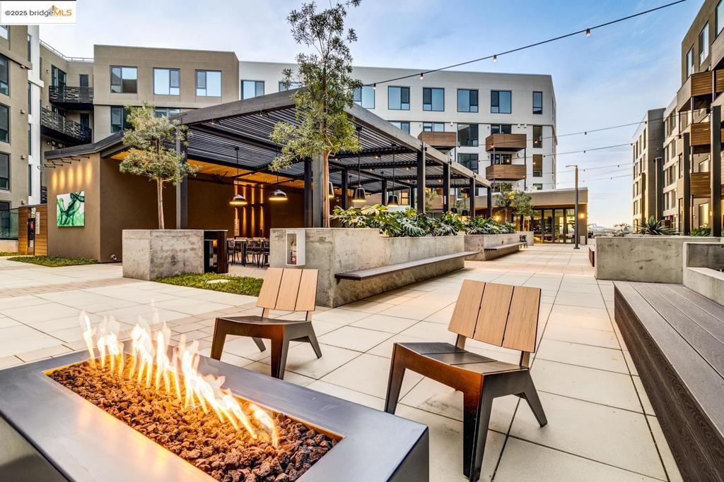 WEST OAKLAND - Residential