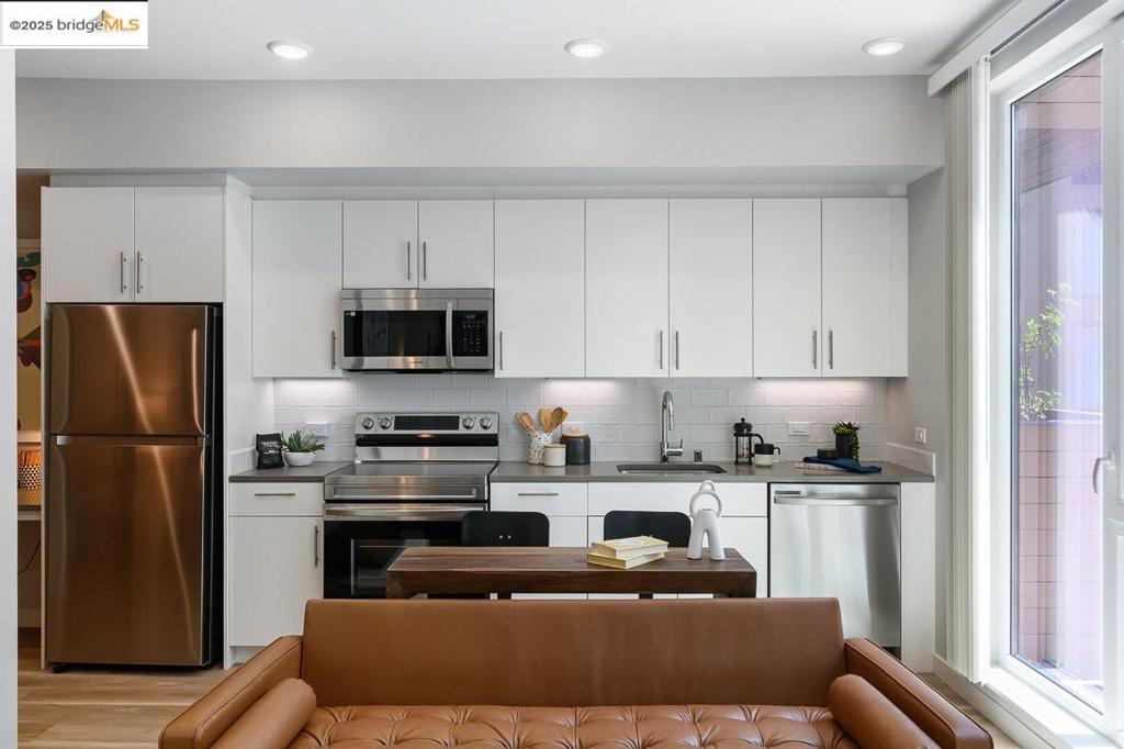 WEST OAKLAND - Residential