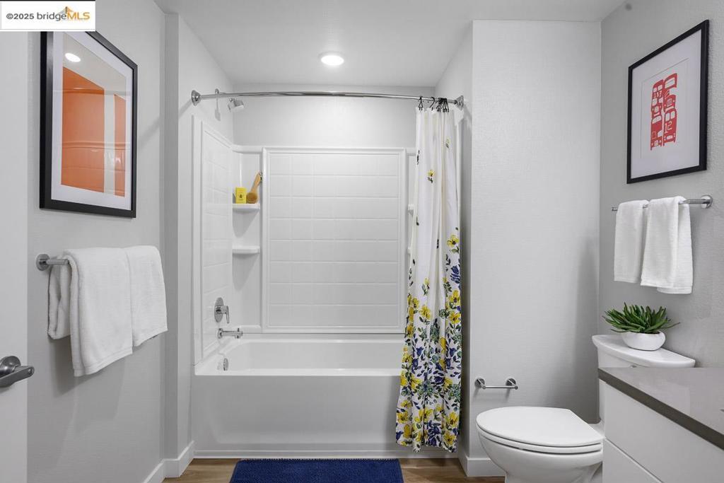 WEST OAKLAND - Residential