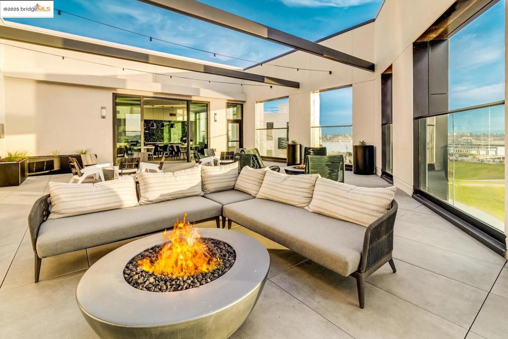 WEST OAKLAND - Residential