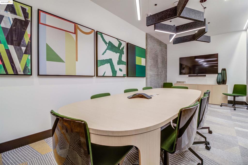 WEST OAKLAND - Residential